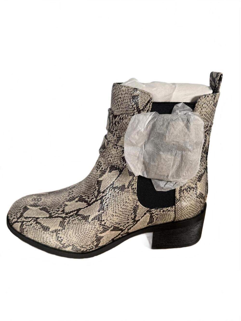 NWB Kenneth Cole Reaction Salt Biker Jewel Chelsea Boots Women's Size 5.5 - Picture 2 of 8